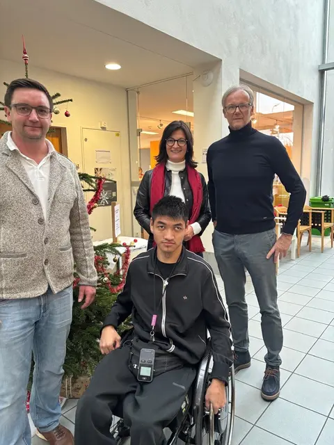 Bürgermeister Karl-Heinz Koll, Haussprecher Alisher Abitov, Klubobfrau Margit Angerlehner und Leiter Peter Birgfellner beim Besuch der Lebenshilfe Werkstätte Traun. | Foto: OöVP Linz-Land