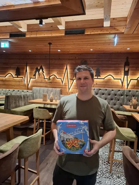 „Das regionale Eisenstadt-DKT gefällt uns sehr gut, weil es unsere Heimat auf spielerische Weise erlebbar macht", so Andreas Pincolits von Wald und Wiese. | Foto: Wald und Wiese