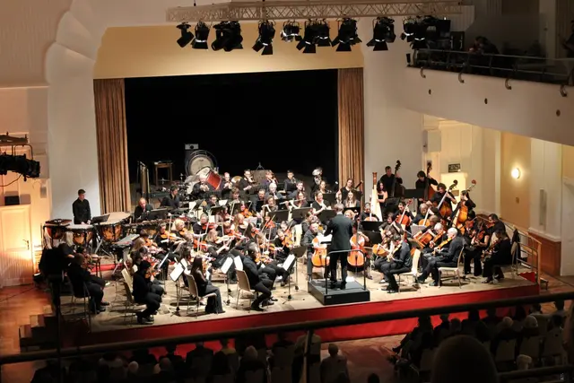 Das Symphonische Orchester Kapfenberg im ehrwürdigen Saal des Hotel Böhlerstern. | Foto: Musikschule Kapfenberg