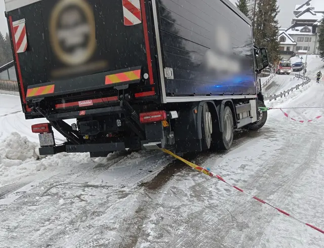 Die FF Tröpolach und die FF Rattendorf nahmen die ersten Sicherungsmaßnahmen vor. | Foto: Freiwillige Feuerwehr Tröpolach