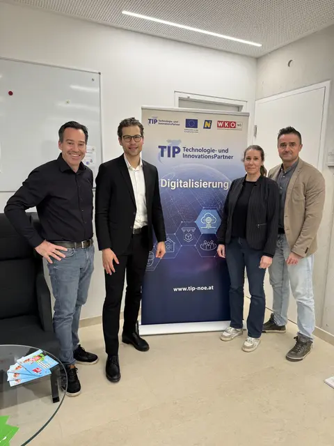 WKNÖ-Außenstellenobmann Andreas Kirnberger, Rechtsanwalt Tobias Tretzmüller, Astrid Parth, Helmut Kahre | Foto: zVg