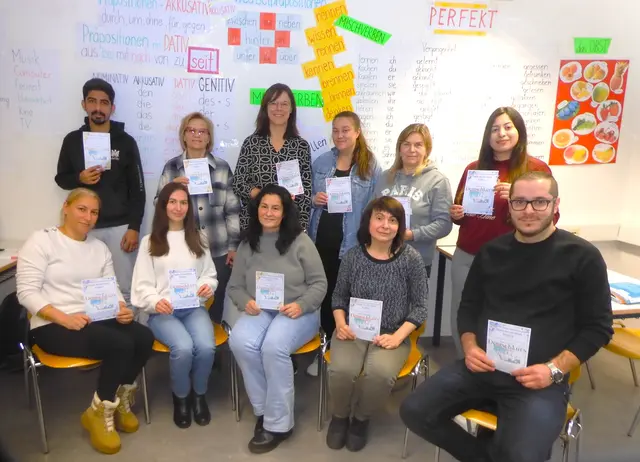 Ein Stück individuelle Freiheit schenken: Der Verein "Willkommen" bietet "Deutsch-Bausteine" als Geschenke für Flüchtlinge an. | Foto: Verein "Willkommen"