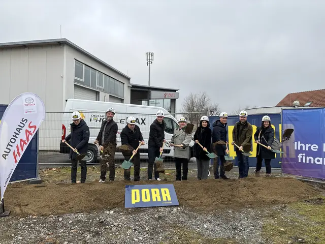 Der feierliche Spatenstich ist gesetzt. | Foto: MeinBezirk/Katrin Löschnig