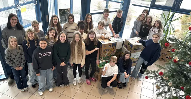 Außerdem spendete die 2A-Musikklasse zusätzlich zu den Paketen acht Ziegen (um je 55 Euro) und eine Kuh (400 Euro) für Familien in Indien, Nigeria, Uganda oder Ghana.  | Foto: Mittelschule Andorf