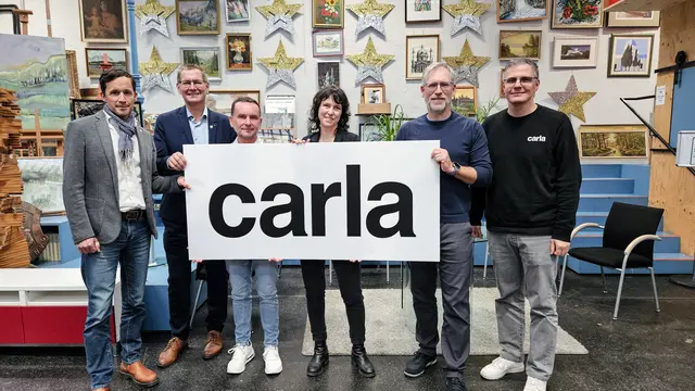 Das Carla Nord wird 35 Jahre alt. Auch Bezirksvorsteher Georg Papai (2.v.l., SPÖ) war vor Ort. | Foto: Caritas Wien