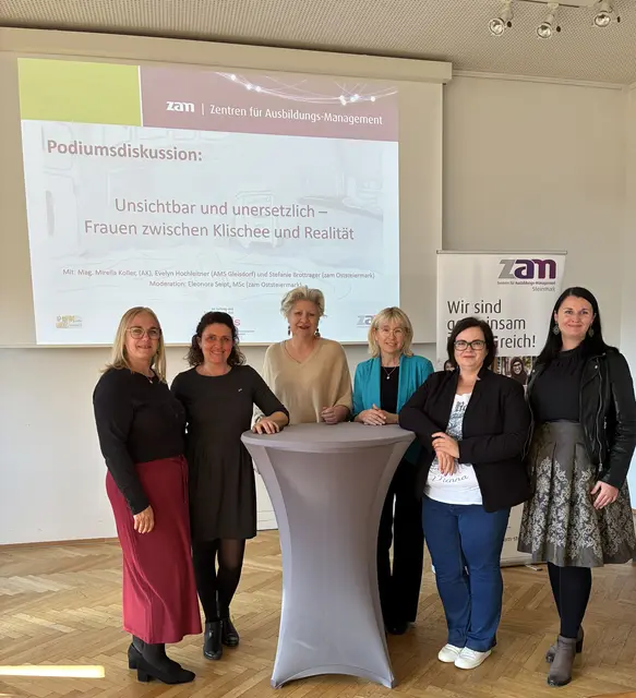 Astrid Knapp, Eleonora Seipt, Evelyn Hochleitner, Stefanie Brottrager, Martina Bein und Mirella Koller bei der Veranstaltung in Gleisdorf (v. l.) | Foto: zam Oststeiermark