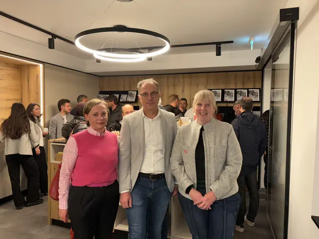 TVB-Ortsleiterin Tanja Gassner-Stadler, Rene Strigl (Post AG) und die Matreier Büroleiterin Angelika Spiegl | Foto: Kainz