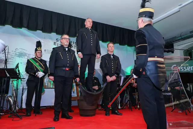 Der Moment kurz vor dem Sprung über das Arschleder. | Foto: Armin Russold