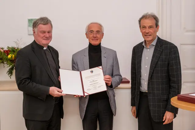 Auszeichnung für Walter Dorfer, Pfarrkurat in der Pfarre Ennstal | Foto: Diözese Linz/Johannes Kienberger
