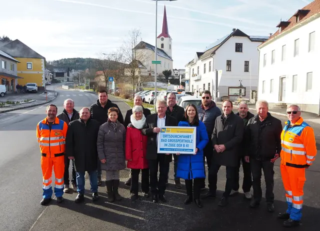 Rupert Friedl, Andreas Blauensteiner, Martin Engel, Christoph Winter, Dunja Quast, Hermann Hahn, Ulrike Wögerer, Manfred Grill, Markus Wögerer, Anja Scherzer, Thomas Liebhart, Rainer Hochstöger, Manfred Zeilinger, Engelhart Artner und Martin Müllner. | Foto: NÖ Landesregierung