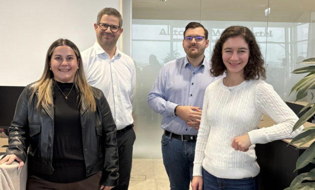 Auch die Mitarbeiter des Autohaus Waldviertel genoßen die gute Stimmung im Gebäude. | Foto: Manuela Danzinger