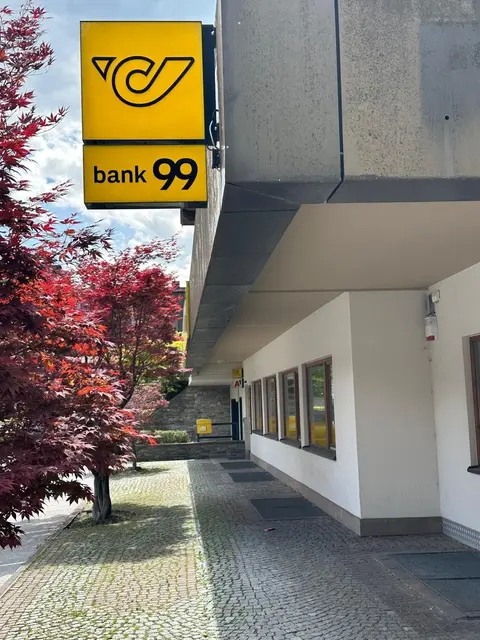 Die Postfiliale in Fügen soll geschlossen werden. Die Post AG ist auf der Suche nach einem Postpartner.  | Foto: Haun