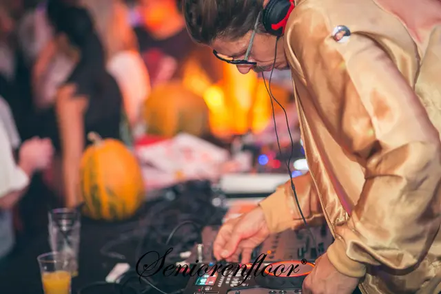 Am 20. Dezember findet der weihnachtliche Seniorenfloor beim Roten Hahn in St. Pölten statt. | Foto: Seniorenfloor