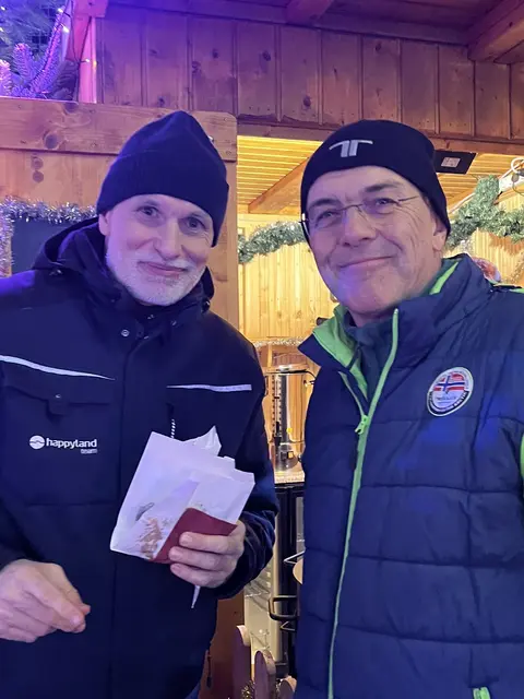 Wolfgang Ziegler (links) lud zum Preopening des Eislaufplatz - auch Grünen-Chef Johannes Edtmayer folgte der Einladung. | Foto: Happyland