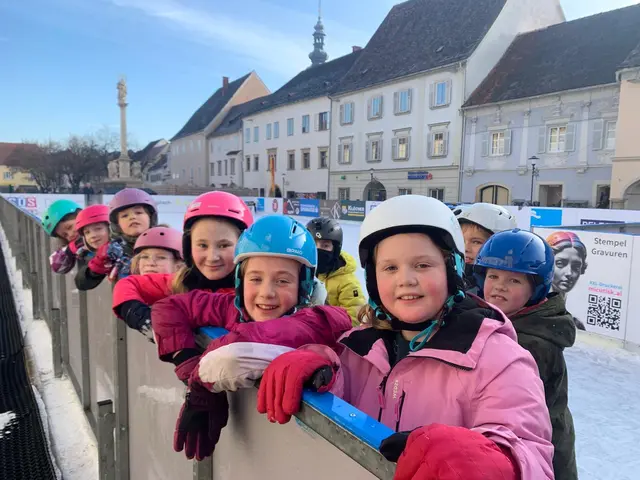 Darauf haben die Kids schon lange gewartet: Schlittschuhlaufen auf der Kunsteisbahn mitten in der Stadt. | Foto: Stadtgemeinde Bad Radkersburg