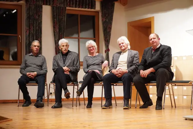 Des Redaktionsteam blickt auf eine lange arbeitsreiche Zeit zurück.  | Foto: AMG