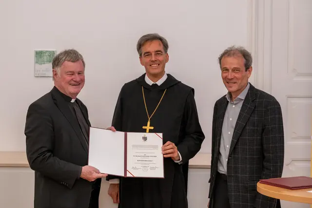 Auszeichnung für Abt Bernhard Eckerstorfer | Foto: Diözese Linz/Johannes Kienberger