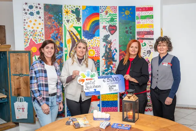 Von links: Katharina Ortner Leiterin integrativer Kindergarten, SPAR-Geschäftsführerin-Stv. Martina Bichler, Barbara Kainzner-Abendstein Leitung Caritas Zentrum Zillertal und SPAR-Marktleiterin Christine Hauser freu-en sich gemeinsam über die Spende von SPAR.

 | Foto: SPAR