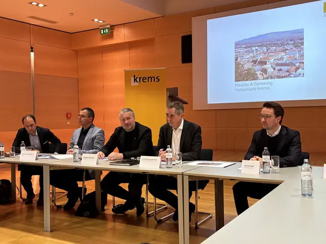 Pressekonferenz: Kremser Bank und Projektplaner, sowie Stadt Krems stellen das neue Projekt Sparkassegasse 1 vor. | Foto: sg
