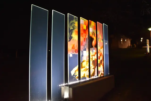 Künstler Heinz Ebner gestaltete den "Lebensweg" am Kirchenriegel. | Foto: MeinBezirk/Michael Strini