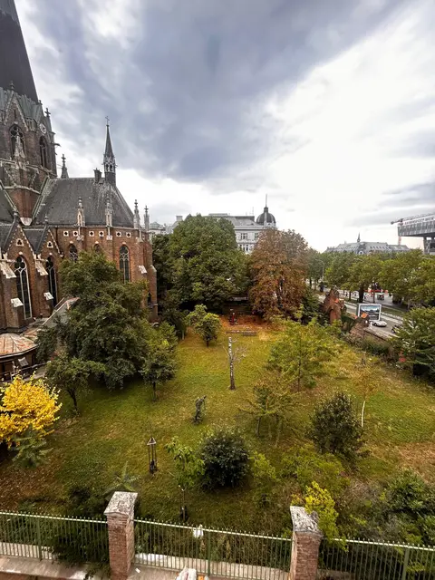 Die Grünfläche ist satte 2.300 Quadratmeter groß. | Foto: BV7