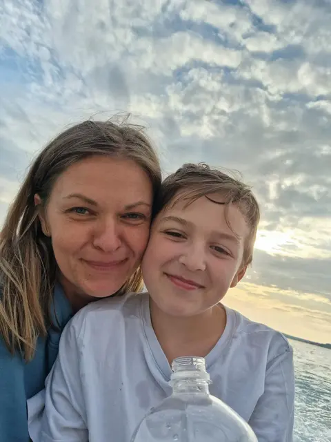 Felix erlitt bei einem Verkehrsunfall ein schweres Schädel-Hirn-Trauma, mehrere komplizierte Brüche und eine Lungenverletzung. | Foto: Privat