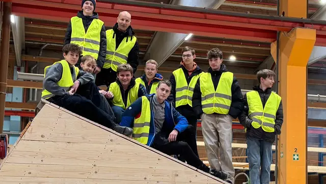 Schüler und Lehrer der PTS Neufelden gastierten bei der Firma Dreihans. | Foto: PTS Neufelden