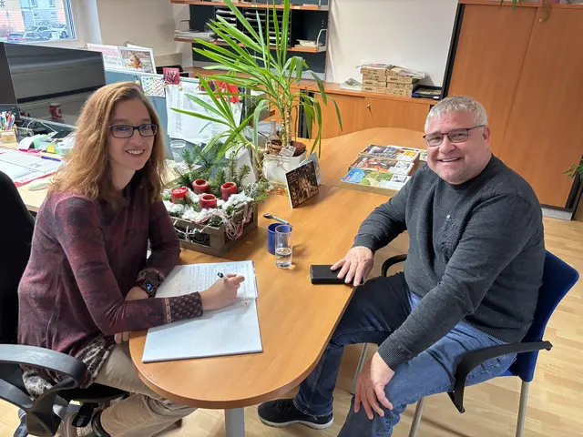 Bürgermeister von Seefeld-Kadolz Peter Frühberger im Interview mit MeinBezirk Hollabrunn Redakteurin Alexandra Goll | Foto: Katrin Fischer