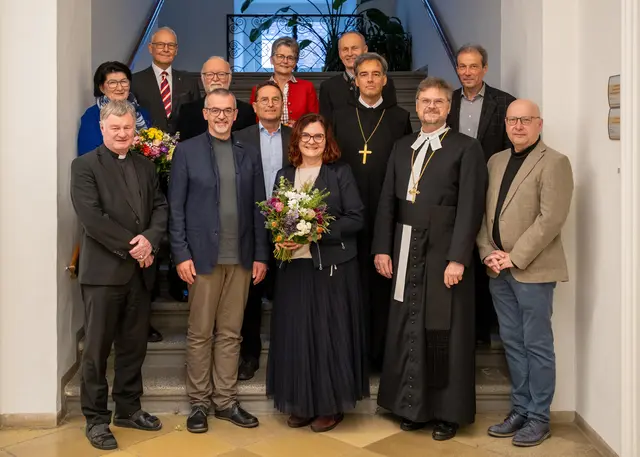 Die neuen Konsistorialräte, darunter Abt Bernhard Eckerstorfer vom Stift Kremsmünster (4. von rechts) | Foto: Diözese Linz/Johannes Kienberger