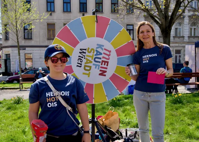 Die Hernalser Kaufleute und Mrs. Sporty veranstalten ein Gewinnspiel mit tollen Preisen aus dem Grätzl.  | Foto: Markus Aguilera Felkel
