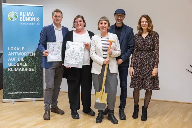 Im Kindergarten Ludlgasse in Eferding pflanzten die Schulanfänger mit großem Eifer 50 Kräuter und entdeckten dabei spielerisch die Natur.  | Foto: Land OÖ/Charlotte Guggenberger
