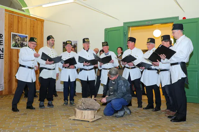 Der traditionelle Männergesangsverein aus Eisenerz beeindruckte mit traditionellem Liedgut.  | Foto: Armin Russold