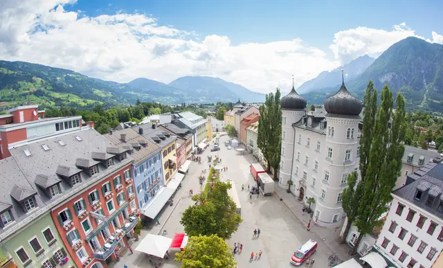 Am 05. Dezember 2025, gegen 09:30 Uhr, kam es auf der B100 Tiroler Straße im Gemeindegebiet von Lienz zu einem Verkehrsunfall.  | Foto: Brunner Images