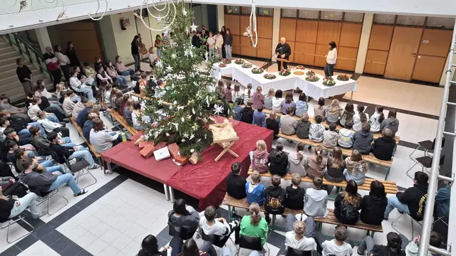 Die stimmungsvolle Feier fand in der Aula der Mittelschule Raab statt. | Foto: MS Raab