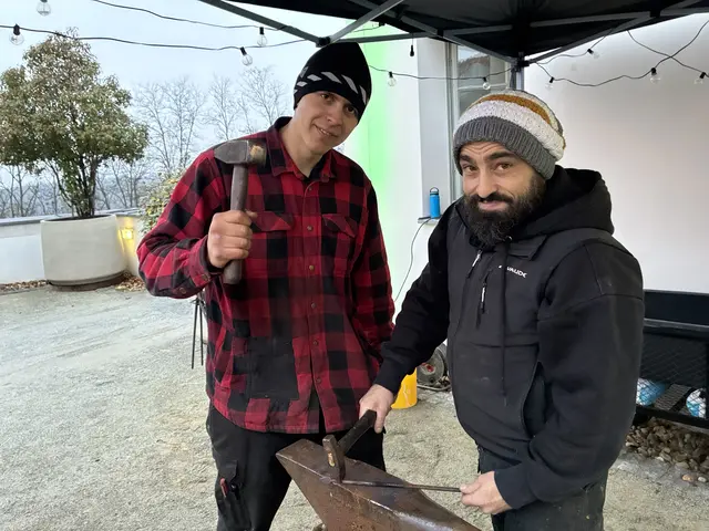 Die Wanderschmiede Marvin Sampl und Andreas Hammerl. | Foto: Anna Maria Kaufmann