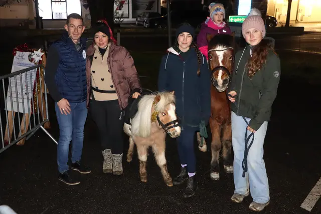 Lisa Rexeis (2.v.l.) fand großen Anklang mit ihren Ponys | Foto: Gerhard Langmann