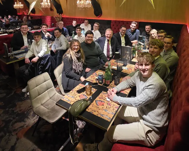 Gemeinsames Abendessen in Linz mit der JVP Grieskirchen und Landeshauptmann Thomas Stelzer. | Foto: JVP OÖ