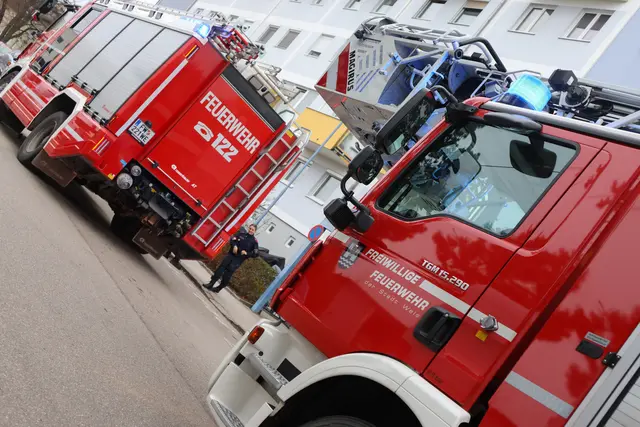 Zweimal rückte die Feuerwehr aufgrund von Gasgeruch aus. Ein Hausbewohner kam dem Geruch schließlich auf die Spur. | Foto: laumat.at/Matthias Lauber