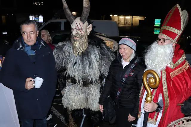 Ein Nikolaus/Krampus-Bild mit Aufputz | Foto: Gerhard Langmann