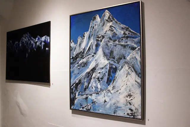 Die Arbeiten von Hermann Köhle sind im Museum im Ballhaus zu sehen und zeigen unter anderem alpine Impressionen.