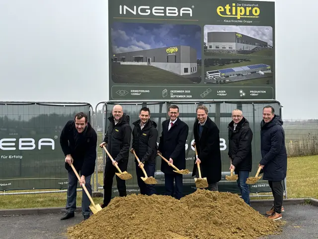 Spatenstich zur Vier-Millionen-Euro-Produktionserweiterung von Etipro in Pichl bei Wels.