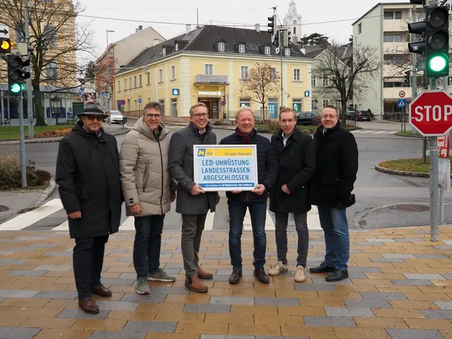 Dieter Geissler (Stadtgemeinde Bad Vöslau), Christian Flammer (Bürgermeister Stadtgemeine Bad Vöslau), Thomas Lampl (Verkehrsstadtrat Stadtgemeine Bad Vöslau), LAbg. Peter Gerstner (FPÖ), Christof Dauda (Abteilungsleiter NÖ Straßendienst) und Stefan Koschatko (NÖ Straßendienst) | Foto: NÖ Straßendienst