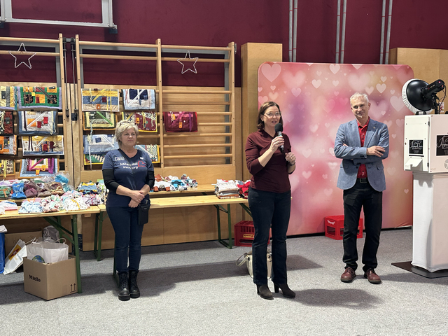 Landtagsabgeordnete Doris Schmidl bedankte sich bei allen Helfern für ihren Einsatz. | Foto: Jana Zuser
