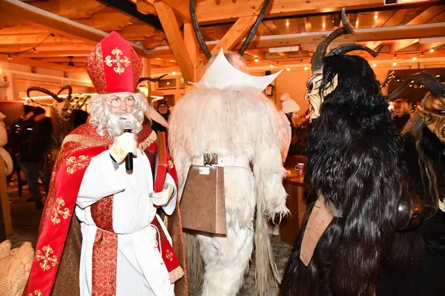 Der Nikolaus mit Krampusse besuchte die Kinder im Brauhaus zu Murau. | Foto: Anita Galler