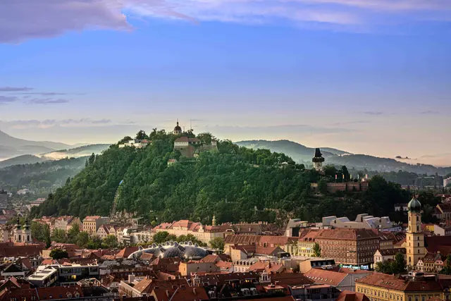 Mit hochgerechneten 2.225.302 Nächtigungen im Tourismusjahr 2025 erreicht die Erlebnisregion Graz den höchsten Wert ihrer Geschichte.  | Foto: Region Graz – Harry Schiffer
