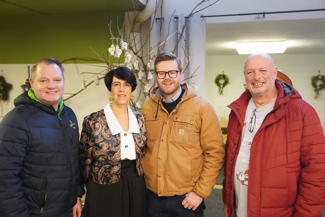 Bürgermeister Christian Samwald, Leiterin Barbara Fürtbauer-Vecchioni und die beiden Stadträte Erik Hofer sowie Andreas Schönegger.