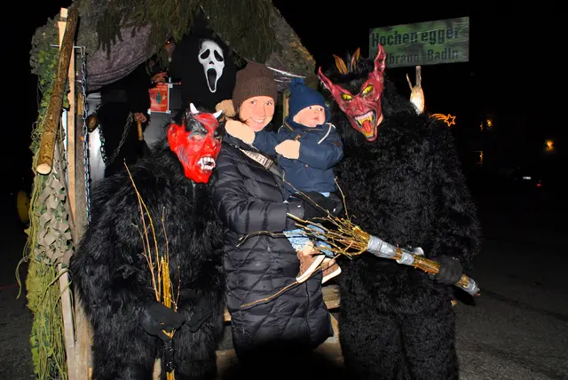 Die Krampusse und der Nikolaus sorgten für ausgezeichnete Höllenstimmung in Hochenegg 