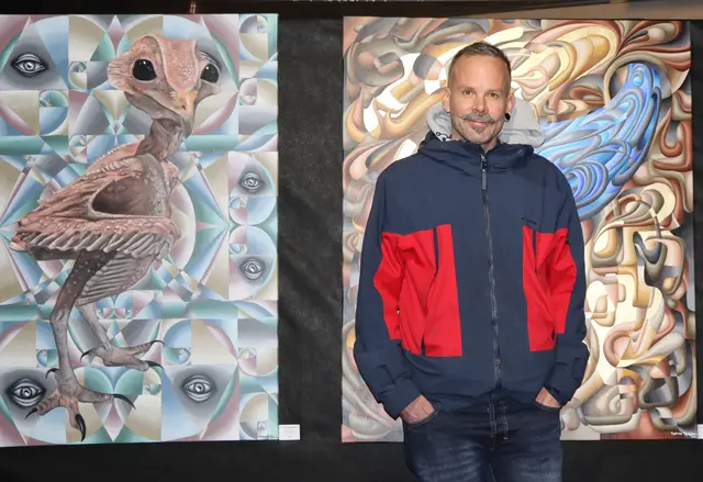 Simon Hafele (Psypix) mit visionärer psychedelischer Kunst. Mit seinen Installationen war er schon zu Gast in Clubs in Hamburg, Zürich und das weit entfernteste Ziel war: Brasilien | Foto: Tatschl