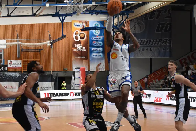 Gunners-Topscorer Nate Pierre-Louis war wieder kaum zu stoppen - auch nicht von Jerome Hunter. | Foto: MeinBezirk/Michael Strini