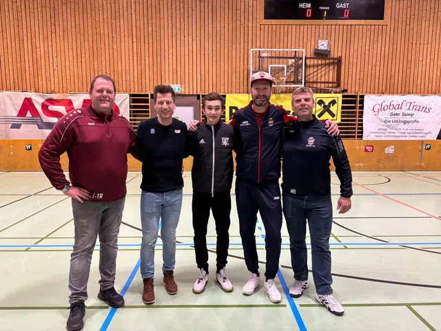 Erfolgreicher erster Turniertag: das OK-Team des 3. ISK-Bandenzauber der SPG Innsbruck West gemeinsam mit Hannes Reichelt. | Foto: SPG Innsbruck West